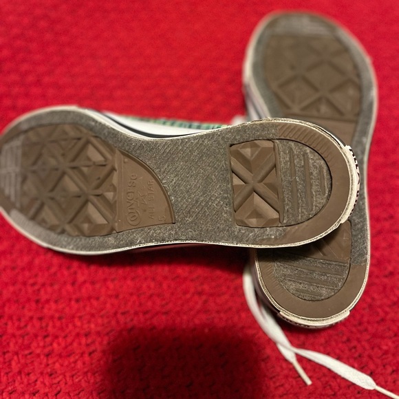 CONVERSE LOW TOP ALL STAR SNEAKERS - W7/M5 - Picture 4 of 4